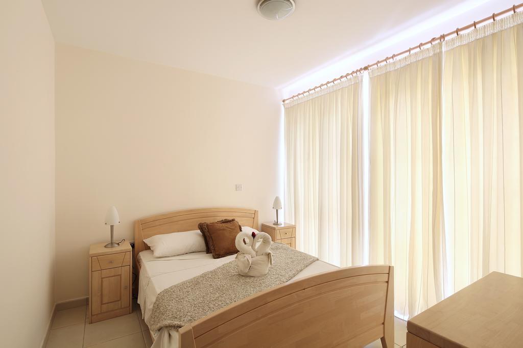 Adamou Gardens Apartamento Pafos Exterior foto