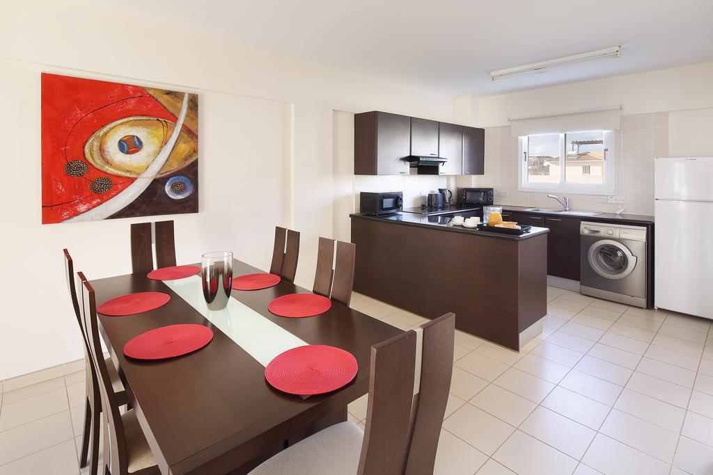 Adamou Gardens Apartamento Pafos Exterior foto