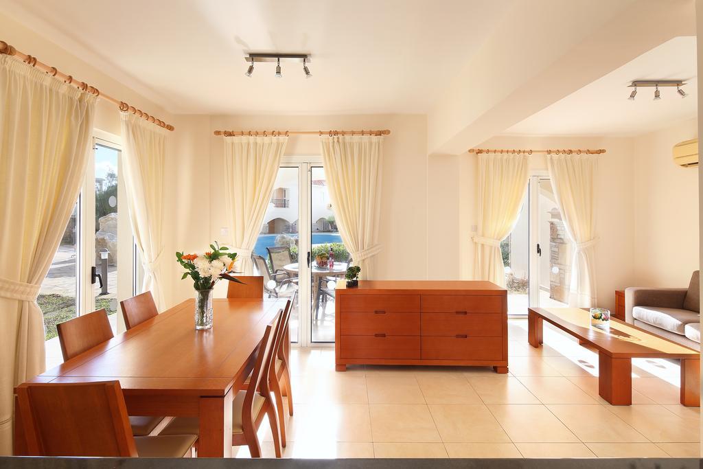 Adamou Gardens Apartamento Pafos Exterior foto